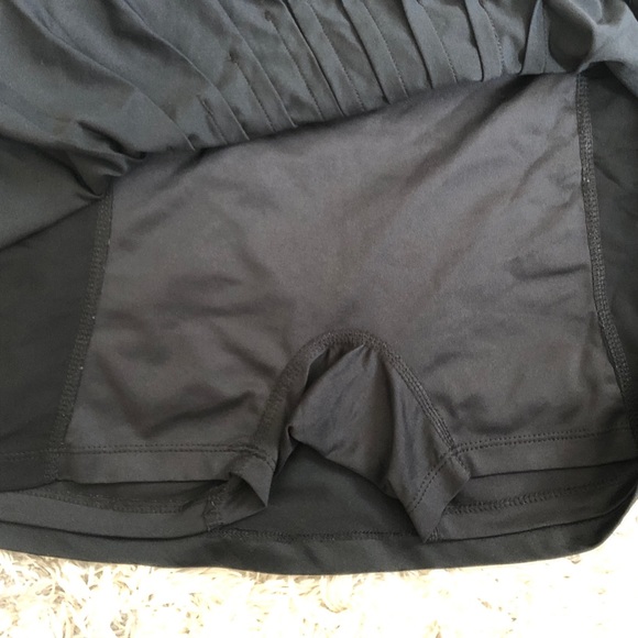 Tail pleated athletic skort - Picture 3 of 7